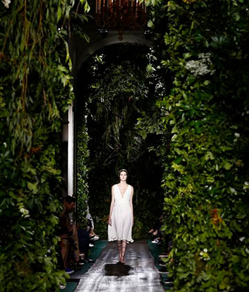 <span> Природа</span><br />
На модном<br/> показе